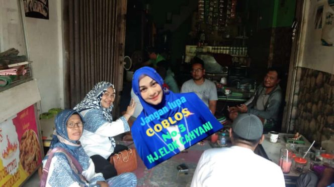 
 Ngopi Bareng Bersama Anggota DPRD Surabaya “Ning Elok” Di Warkop Elvan