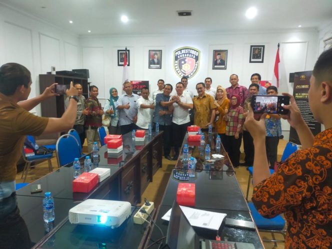 
 Polrestabes Surabaya Mediasi Sengketa SMK Prapanca