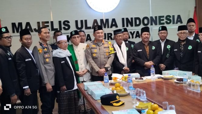 
 Kapolrestabes Surabaya Bersama PJU Kompak Sambangi Toga Dan Tomas