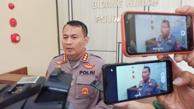 
 Viral Hina Siswi Magang, Kapolda Jatim Perintahkan Kapolres Probolinggo Periksa Anggota & Istrinya