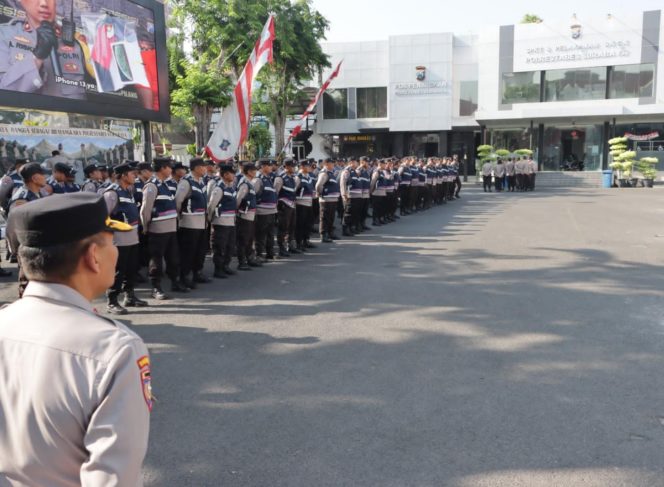 
 Polrestabes Surabaya Gelar Apel Serentak Bhabinkamtibmas Polsek Jajaran