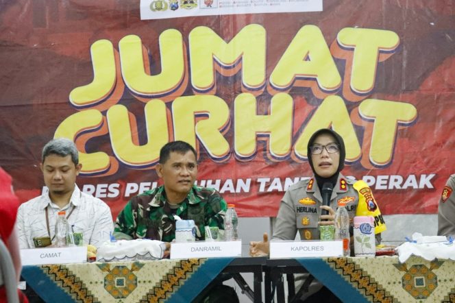 
 Jumat Curhat, Kapolres Tanjung Perak Ajak Warga Wujudkan Pemilu Damai 2024