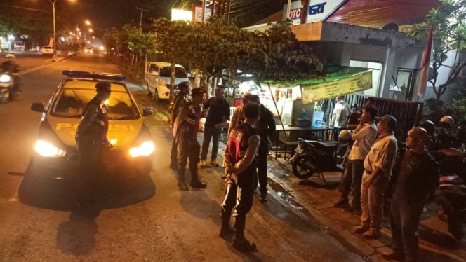 
 Patroli Sat Samapta Polresta Denpasar Bubarkan Arak – Arakan Pengganggu Kamtibmas