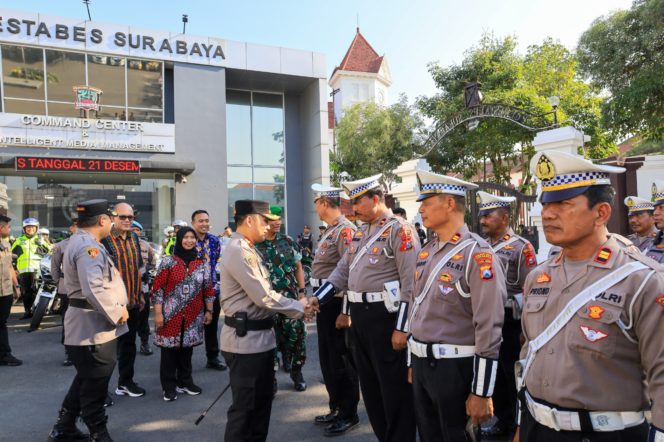 
 Apel Gelar Pasukan “Operasi Lilin Semeru 2023” Polrestabes Surabaya