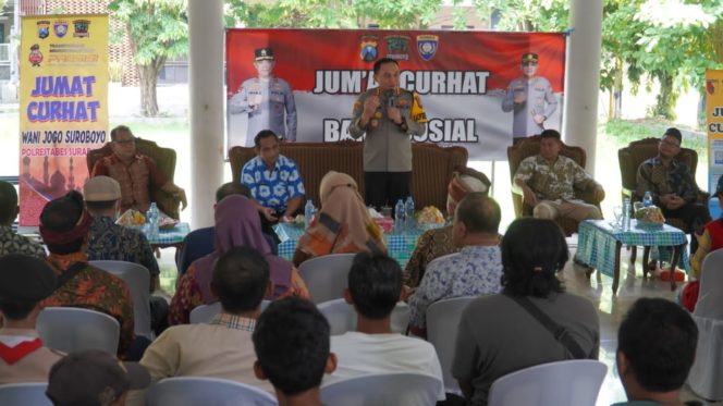 
 Polrestabes Surabaya Berbagi Berkah di Ju’mat Curhat