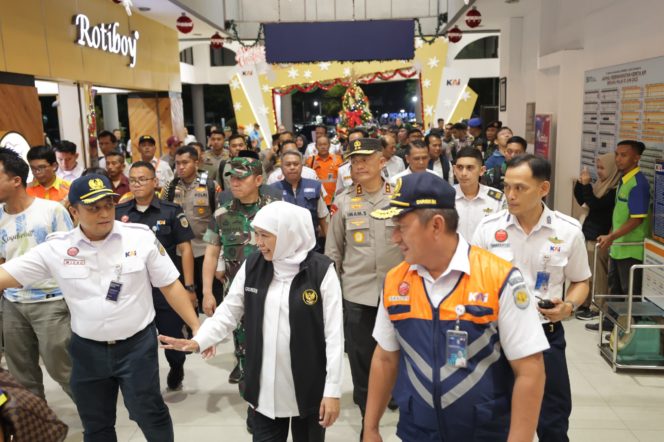 
 Kapolda Jatim bersama Forkopimda Kunjungi Sejumlah Terminal dan Stasiun