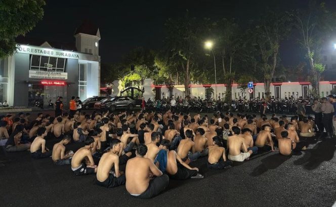 
 Antisipasi Konvoi Perguruan Silat, Polrestabes Surabaya Amankan 139 Pemuda dan 66 Kendaraan