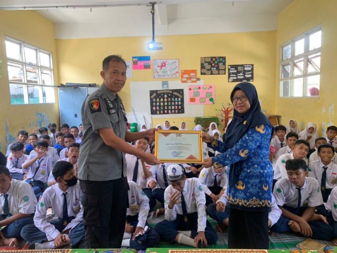 
 Polres Pelabuhan Tanjung Perak, Gelar Sosialisasi di Sekolah Cegah Peredaran Narkoba