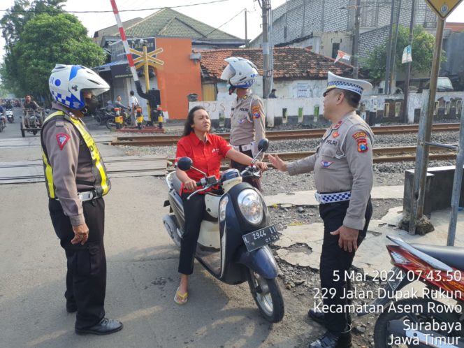 
 Polres Tanjungperak Berhasil Menekan Fatalitas Laka Lantas, Dalam Operasi Keselamatan Semeru 2024