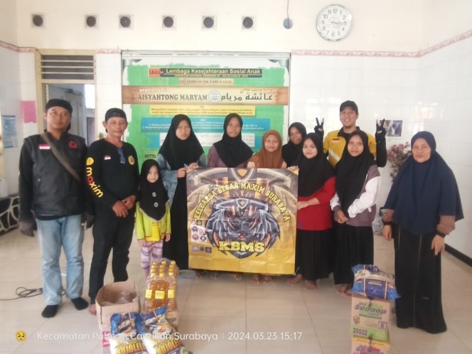 
 Komunitas Ojol Surabaya Buka Puasa Bersama Di Pantai Asuhan Asiyahtong Mariyam Surabaya