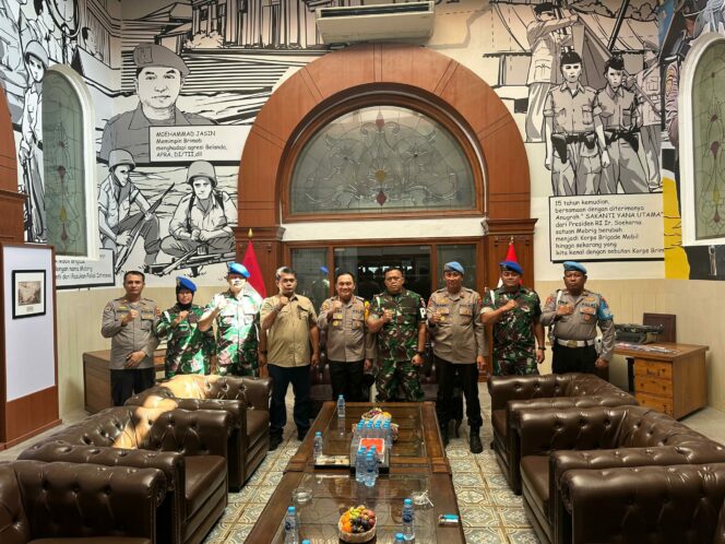 
 Peringati HUT Pomad ke-78, Dandenpom V/4 Gelar Kunjungan Berbagai Kegiatan di Surabaya