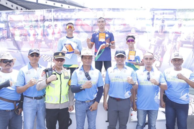 
 Puluhan Atlet Lintas Provinsi Antusias Ikuti Kejurnas Duatlhon Piala Kapolres Situbondo 2024