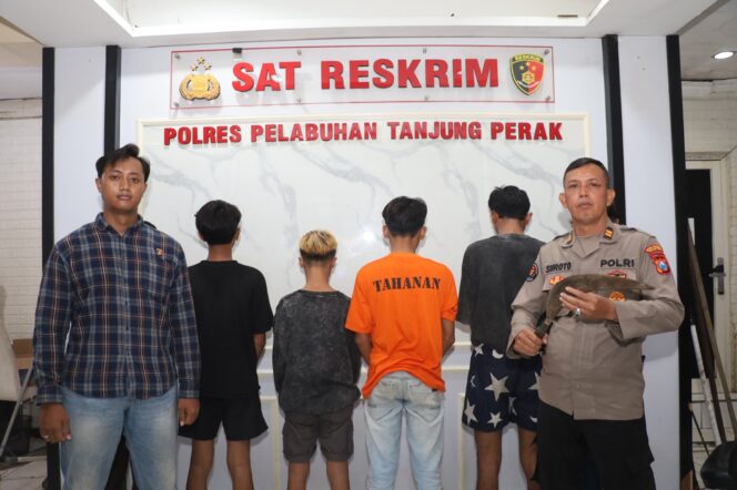 
 Tim Gabungan Polres Tanjung Perak Amankan 6 Remaja Kelompok Gangster Team Error Surabaya (TES)