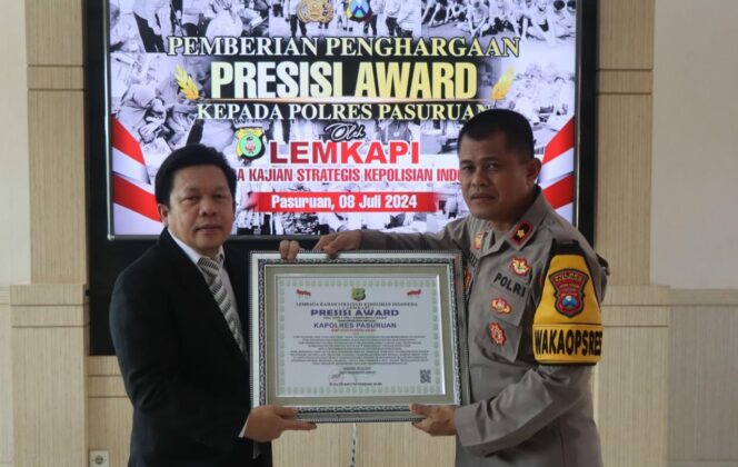 
 Polres Pasuruan Terima Penghargaan Presisi Award dari Lemkapi