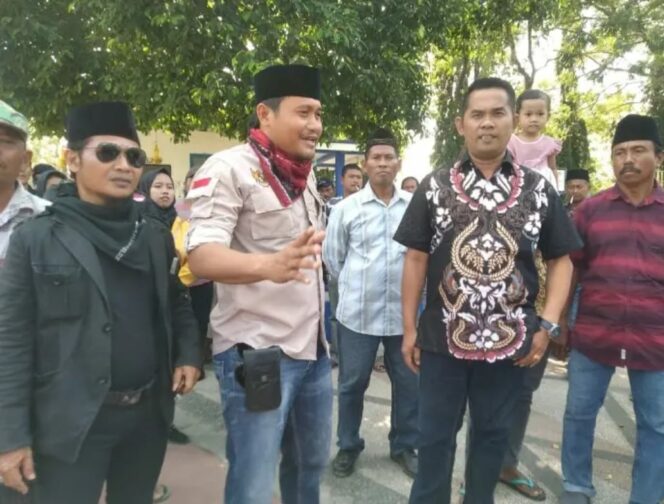 
 Rolis Sebut PJ. Bupati Sampang Dianggap Pengecut Karena Tidak Mau Menemui Rakyatnya !!