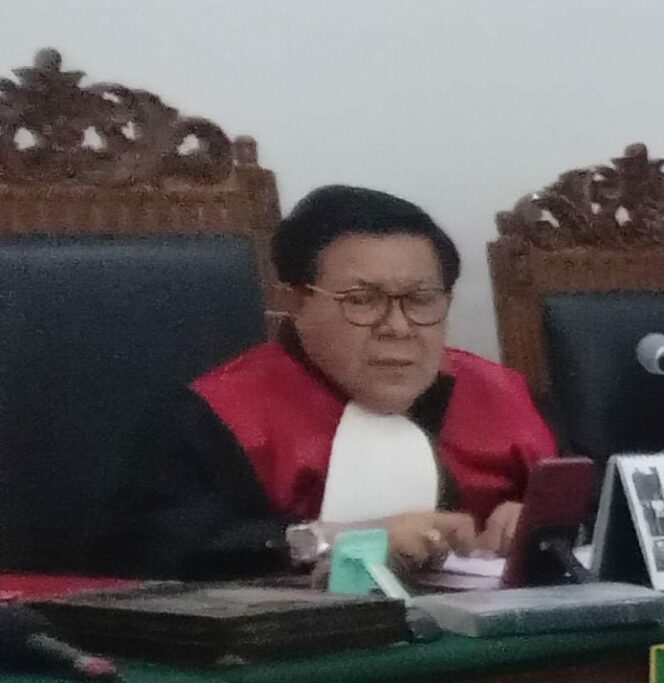 
 Kontroversi Putusan Hakim Erintuah Damanik Di PN Surabaya