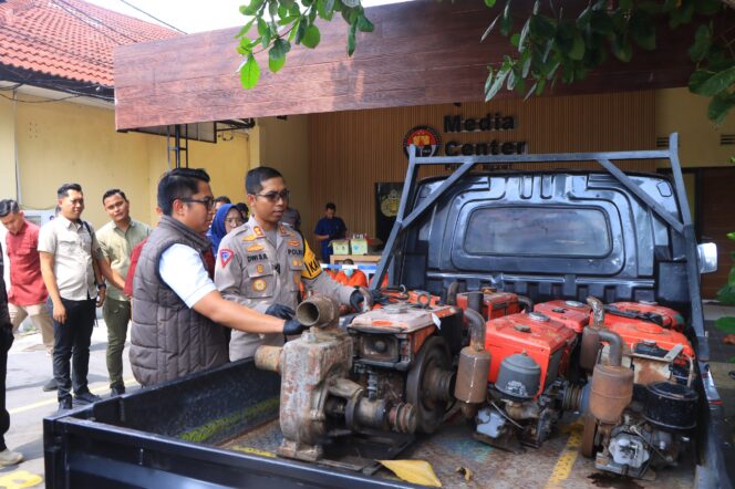 
 Respon Cepat, Polisi Berhasil Amankan Lima Tersangka Komplotan Pencuri Diesel di Ngawi