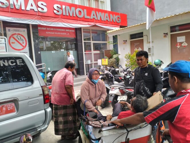 
 Pengendara Motor Jatuh di Jalan Sidodadi Surabaya, Diduga Alami Gejala Stroke