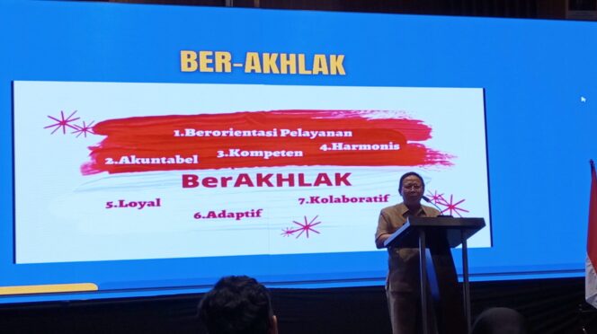 
 Buka Kominfo Digital Academy, KH Akhmad Jazuli Dorong ASN Berakhlak Menuju Indonesia Emas