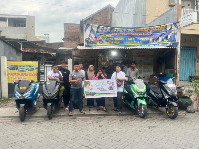 
 Bengkel FR Jaya Motor dan Dian Jual Beli Sepeda Motor Bekas Surabaya Bagi 250 Bungkus Nasi di Bulan Suci Ramadan