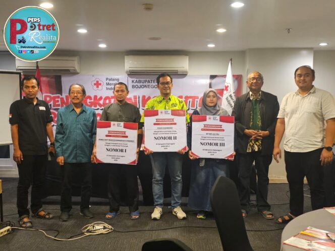 
 Polres Bojonegoro Raih Penghargaan dari PMI sebagai Pendonor Darah Terbanyak
