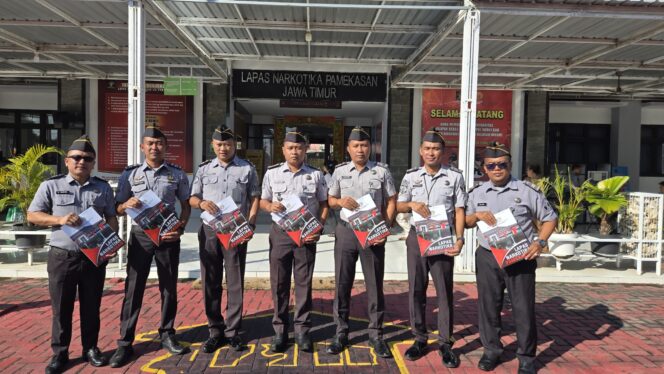 
 Setingkat lebih Tinggi, Lapas Narkotika Kelas IIA Pamekasan Gelar Upacara Penyematan Kenaikan Pangkat Pegawai