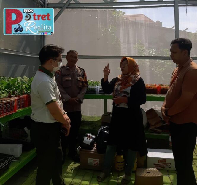 
 Polres Pelabuhan Tanjung Perak Giatkan Program Ketahanan Pangan Melalui Kolaborasi dengan Petani Lokal