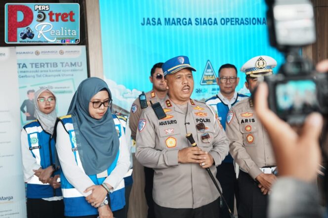 
 Kakorlantas Pantau Kondisi Lalin Tol Trans Jawa di Masa Long Weekend