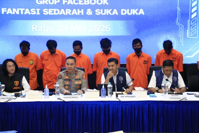 
 Bareskrim Polri Ungkap Grub Facebook Penyebar Pornografi Anak, Enam Tersangka Ditangkap