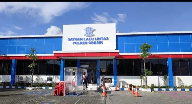 
 Viral!!! Berita Calo SIM di Satpas Polres Gresik Saling Cari Kebenaran