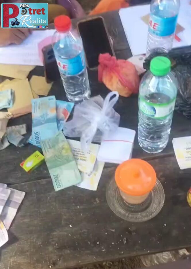 
 Pasar Hewan Tanah Merah Diduga Sarang Pungli: Pedagang Dipalak, Karcis Tak Diberi, Fasilitas Bobrok