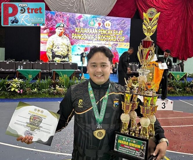 
 Personel Polres Lamongan, Bripda Sholeh Maulana, Raih Medali Emas di Pencak Silat Pangdivif 2 Cup 2025