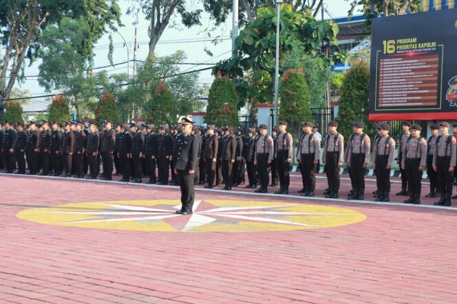 
 Polres Gresik Gelar Upacara Hari Lahir Pancasila, Kapolres Tekankan Penguatan Nilai Ideologi