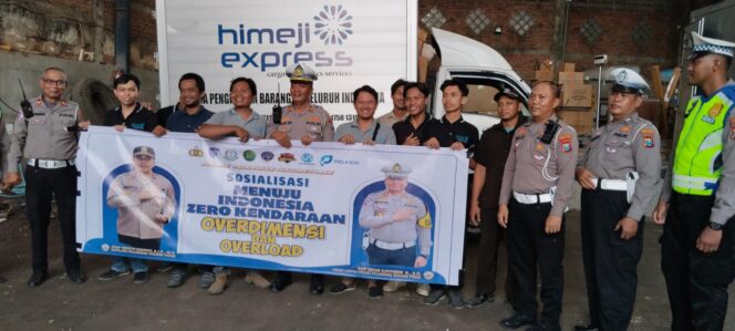 
 Satlantas Polres Pelabuhan Tanjung Perak Gencarkan Sosialisasi Zero ODOL kepada Pengusaha Transportasi