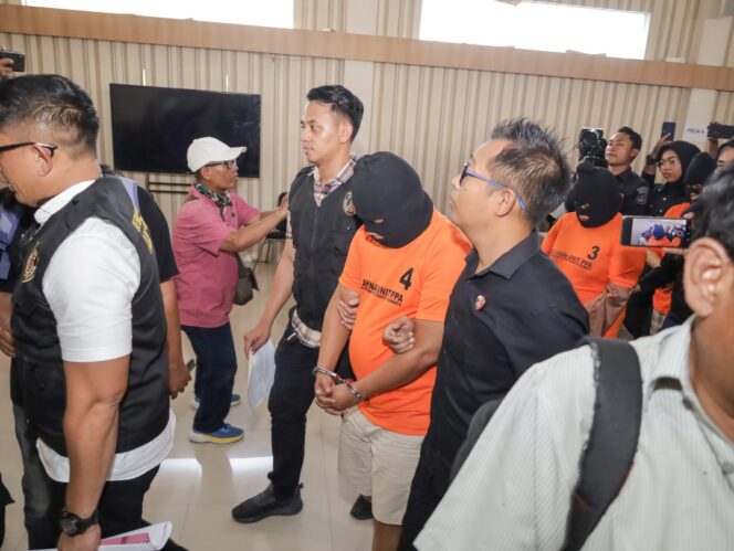 
 Polrestabes Surabaya Ungkap Jaringan TPPO Amankan 3 Tersangka, Selamatkan 7 Korban