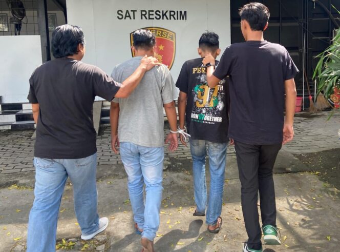 
 Dua Terduga Admin Grup FB ‘Gay Khusus Surabaya’ Diamankan Satreskrim Polres Pelabuhan Tanjung Perak