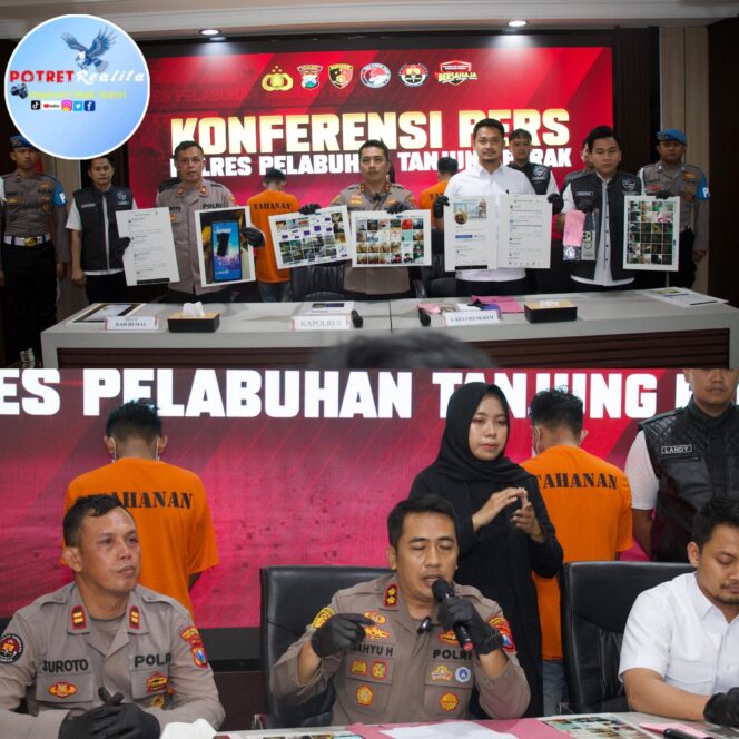 
 Polres Pelabuhan Tanjung Perak Ungkap Grup Facebook “Gay Khusus Surabaya” Sebar Konten Asusila, Dua Orang Jadi Tersangka