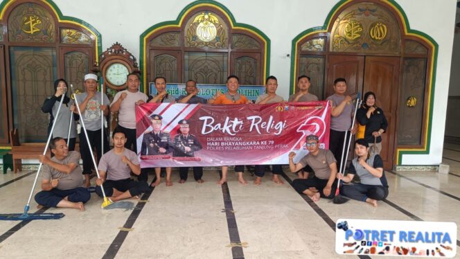 
 Spirit Bhayangkara di Rumah Ibadah: Aksi Bakti Religi Polsek Semampir