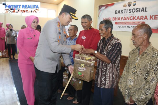 
 Polres Magetan Sambut Hari Bhayangkara ke -79 Berbagi Sembako di Wihara Vimalakirti Genilangit Poncol