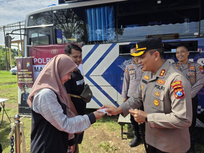 
 Polres Probolinggo Launching Bus SIM Keliling Kado Hari Bhayangkara ke – 79 Untuk Masyarakat