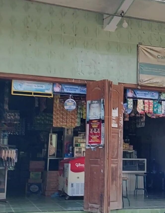 
 E-Warung di kalipang Diduga Salahgunakan Wewenang, ATM PKH Dibawa dan Dipotong Rp15 Ribu per Anggota