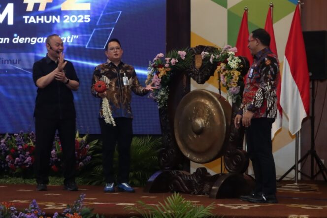 
 Sekdaprov Jatim Buka Kegiatan Leadership Update Forum Seri ke 2