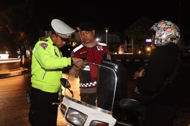 
 Polres Tuban Intensifkan Patroli Malam Pastikan Pengesahan Warga Baru PSHT Aman