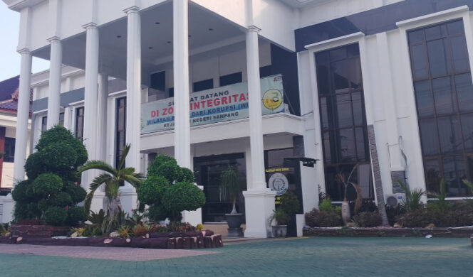 
 Desak Kejari Sampang Melacak dan Menyita Aset Hasil Korupsi Mantan Kades Beruh