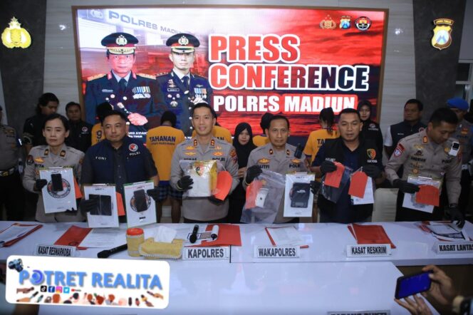 
 Polres Madiun Berhasil Bongkar Jaringan Narkoba, 4 Tersangka dan 1,1 Kg Sabu Disita