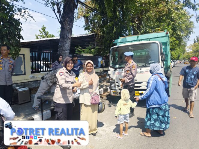 
 Polisi Gelar Gerakan Pangan Murah di Kota Probolinggo Dukung Stabilitas Harga Beras
