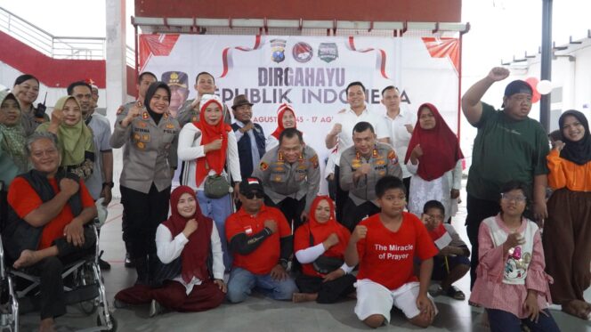 
 Difabel Surabaya Meriahkan Lomba HUT RI ke-80 di Kampung Bebas Narkoba Kupang Gunung Timur