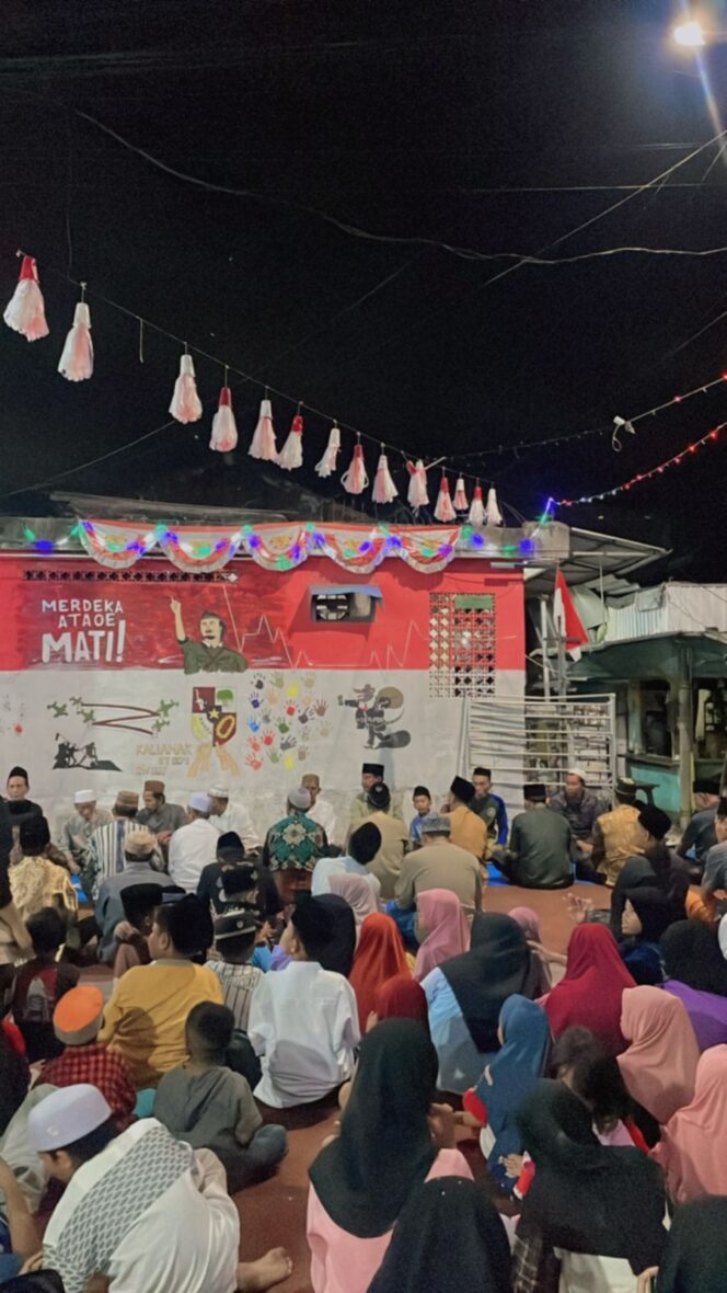 
 Warga RT 04 Kalianak Timur Gelar Tasyakuran & Tumpengan Meriahkan HUT ke-80 RI