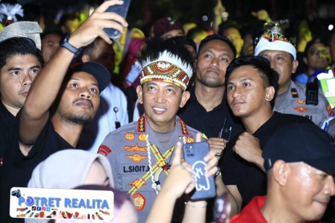 
 Kehangatan Kapolri di Tengah Semarak Panggung Rakyat Bundaran HI