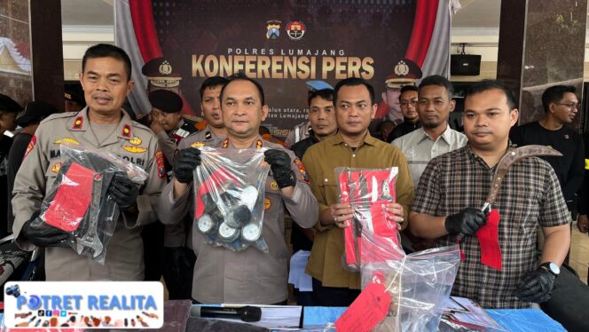 
 Polres Lumajang Amankan Dua Tersangka Pencurian 91 Unit Meteran Air Milik Perumdam Tirta Mahameru